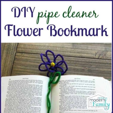 DIY pipecleaner flower bookmark