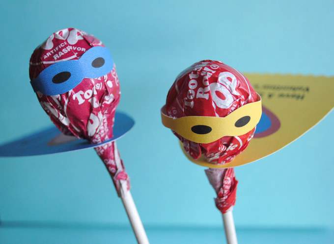 A close up of a lollipop. Valentine's Day Card Ideas for Kids