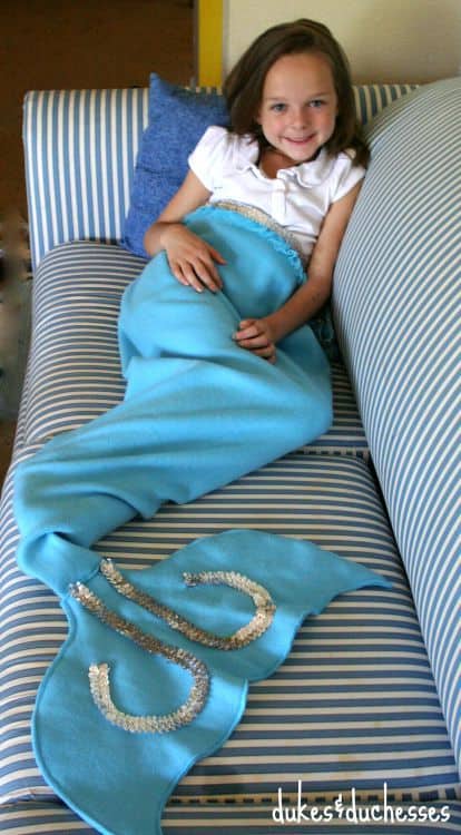 DIY-mermaid-tail-blanket