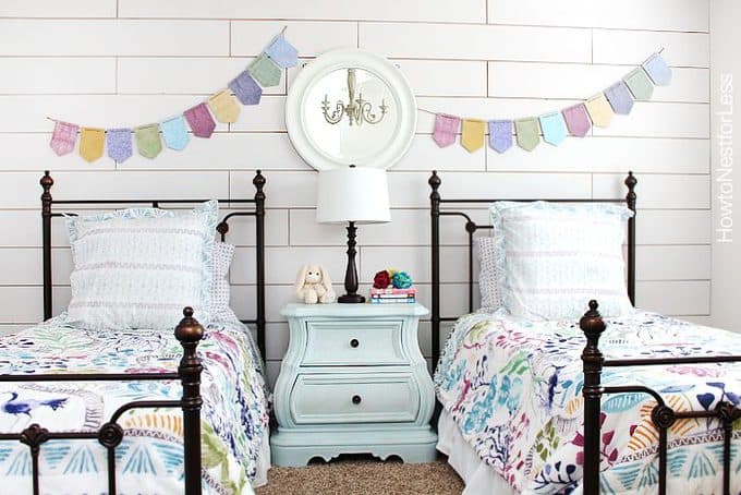 white-plank-wall-girls-bedroom