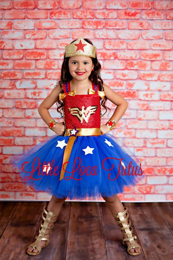 No Sew TuTu costumes for little girls - Wonder Woman costume 