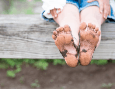 barefoot kids are smarter, happier & healthier