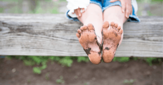barefoot kids are smarter, happier & healthier